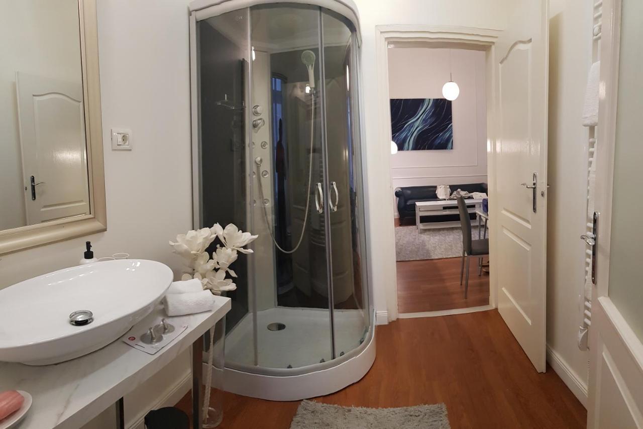 Goldsmith Apartment Budapest Bagian luar foto